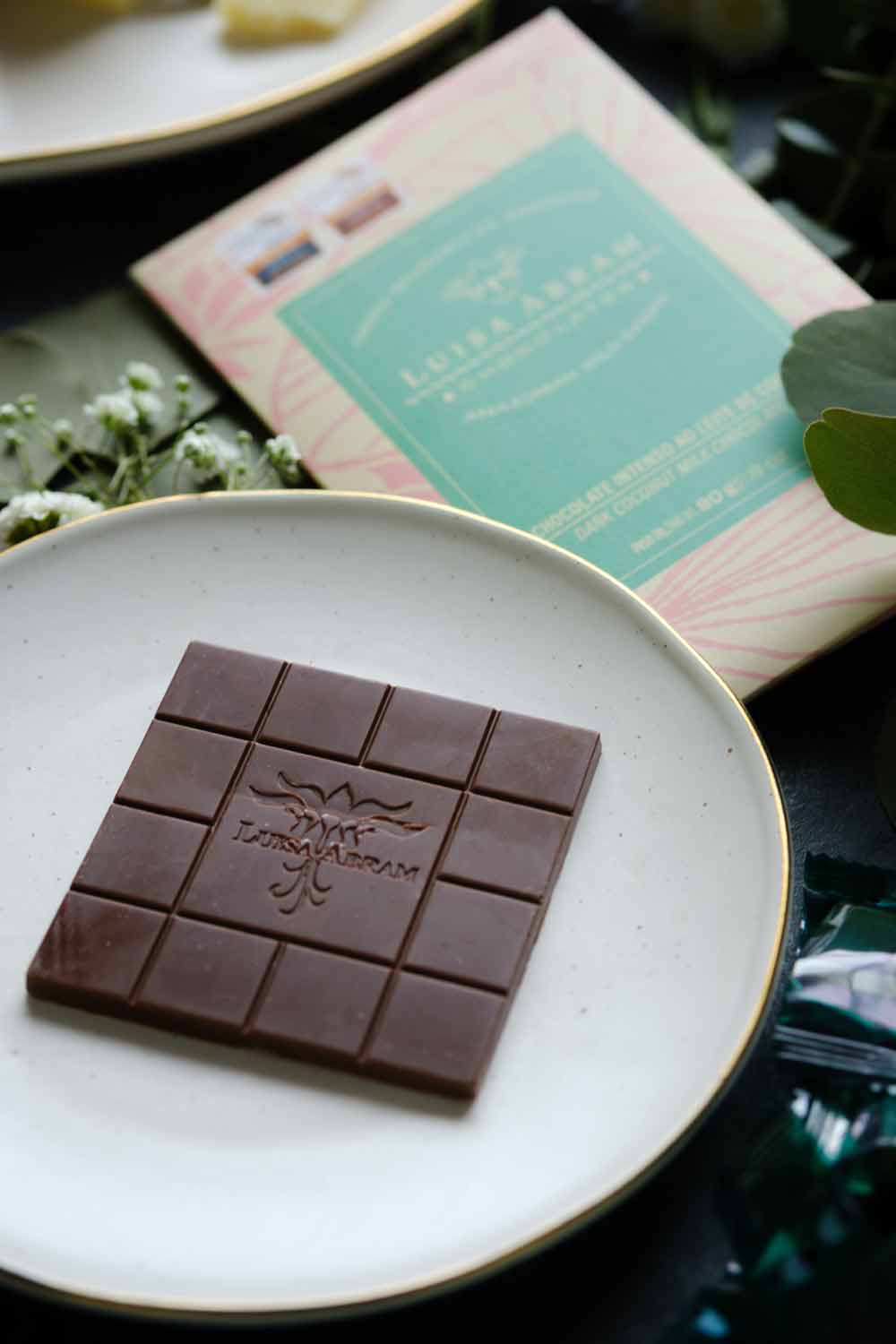 Luisa Abram Dark Coconut Milk Chocolate 52%, 80g - Image 2