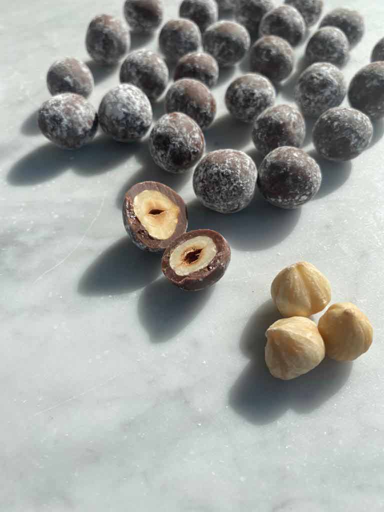 Mirzam Siniyah Salty Pearls: Caramelized Hazelnuts in 45% Salted Milk Chocolate, 200g - Image 2